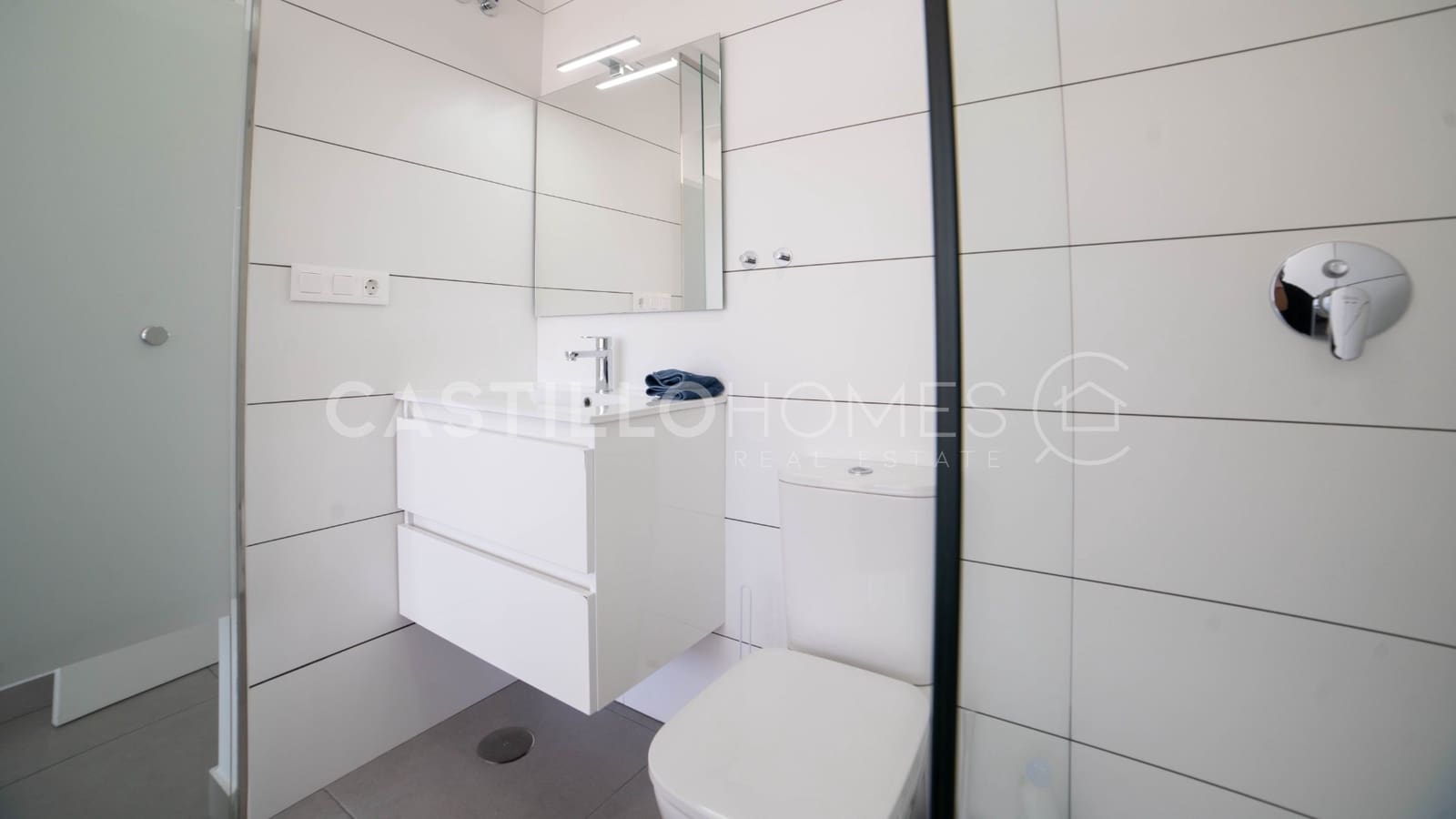 2 bedroom Apartment for sale in Orihuela Costa with pool - € 229,900 (Ref: 8970744)