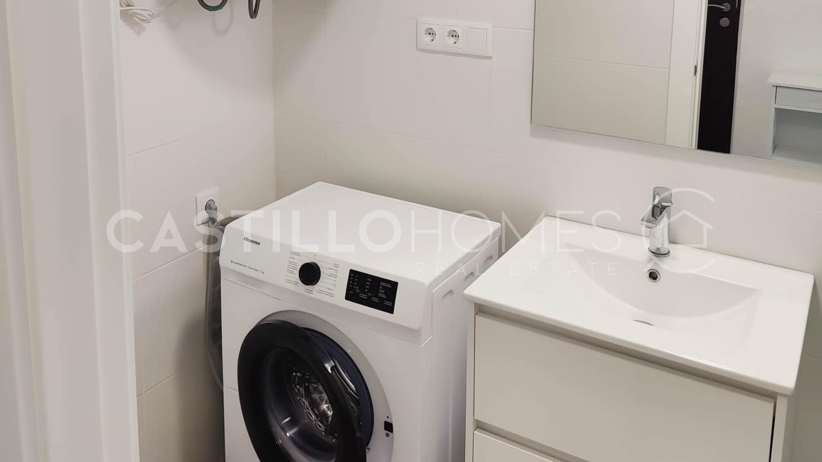 2 bedroom Apartment for sale in Punta Prima with pool garage - € 195,000 (Ref: 8970753)