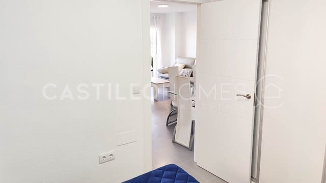 2 sypialnia Apartament na sprzedaż w Punta Prima, Torrevieja z basenem garażem - 195 000 € (Ref: 8970753)