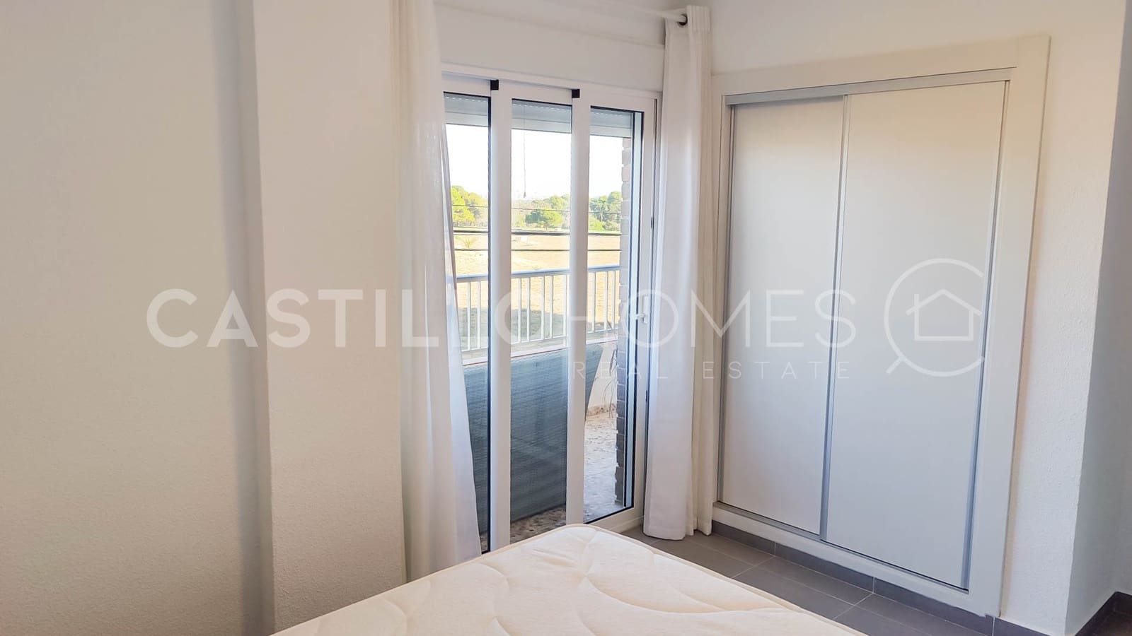 2 bedroom Apartment for sale in Punta Prima with pool garage - € 195,000 (Ref: 8970753)