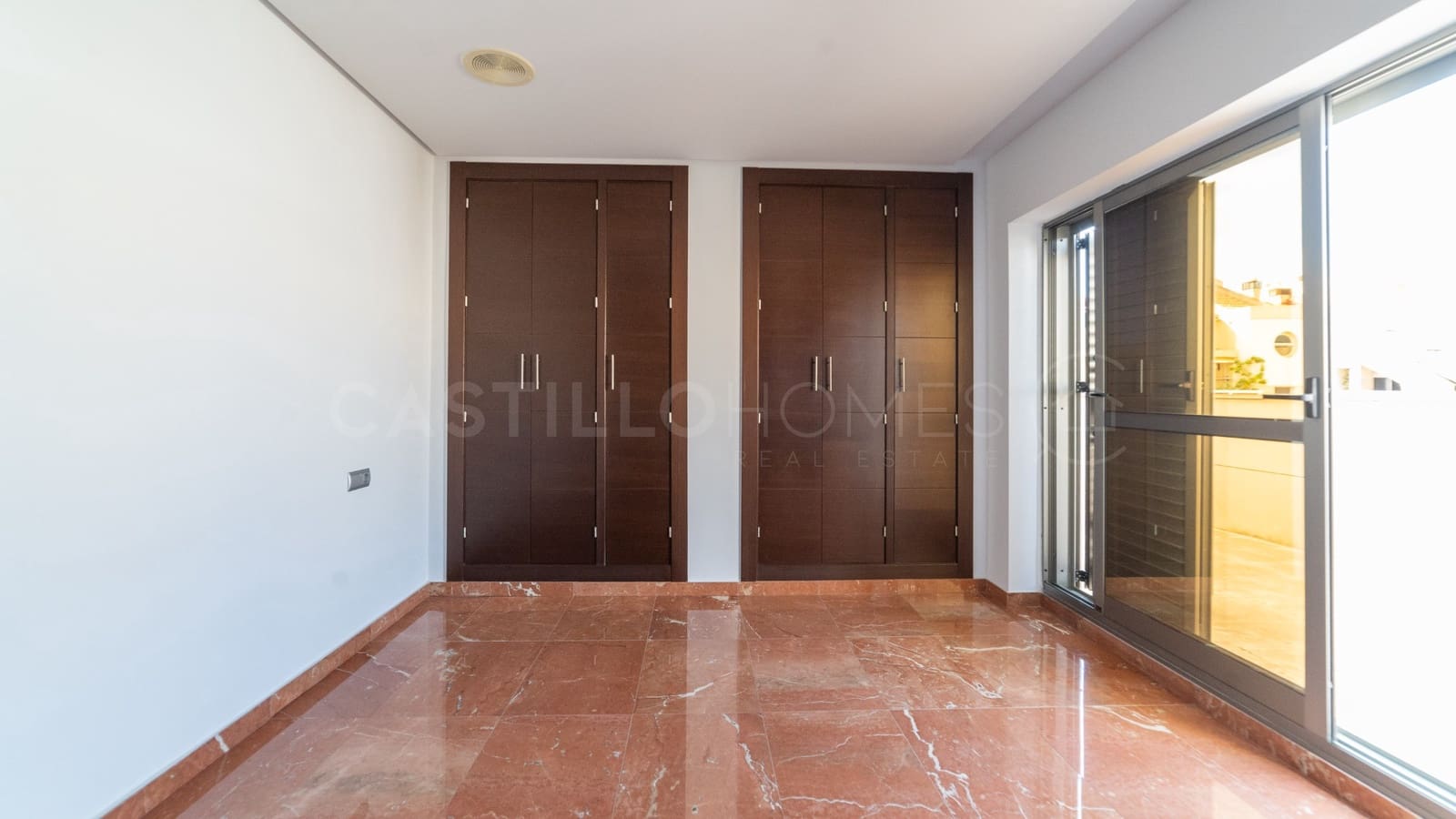 3 soverom Penthouse til salgs i Torrevieja - € 899 000 (Ref: 8970757)