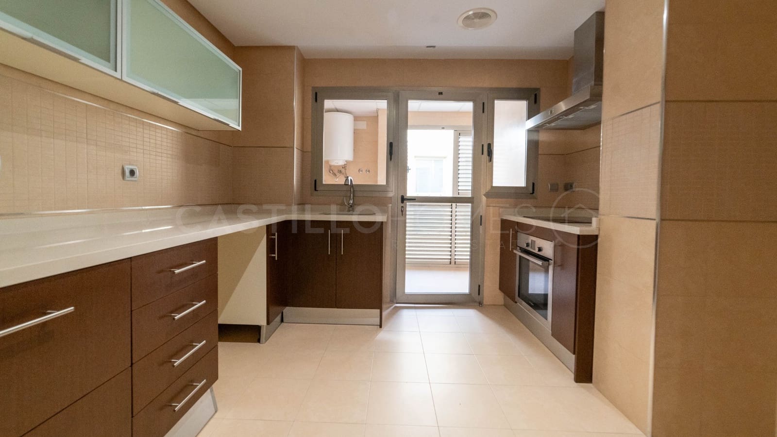 3 bedroom Penthouse for sale in Torrevieja with garage - € 599,000 (Ref: 8970758)
