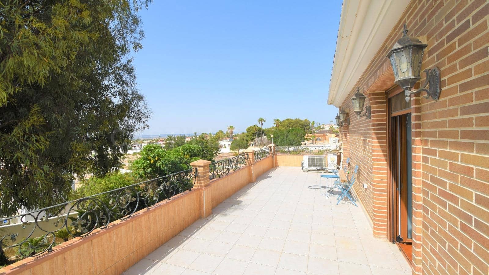 Chalet de 5 habitaciones en Ciudad Quesada en venta con piscina - 690.000 € (Ref: 8970762)