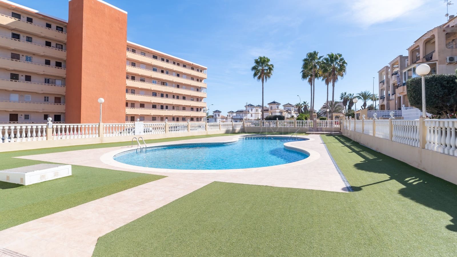 Apartamento de 2 habitaciones en La Mata en venta con piscina - 329.000 € (Ref: 8970764)