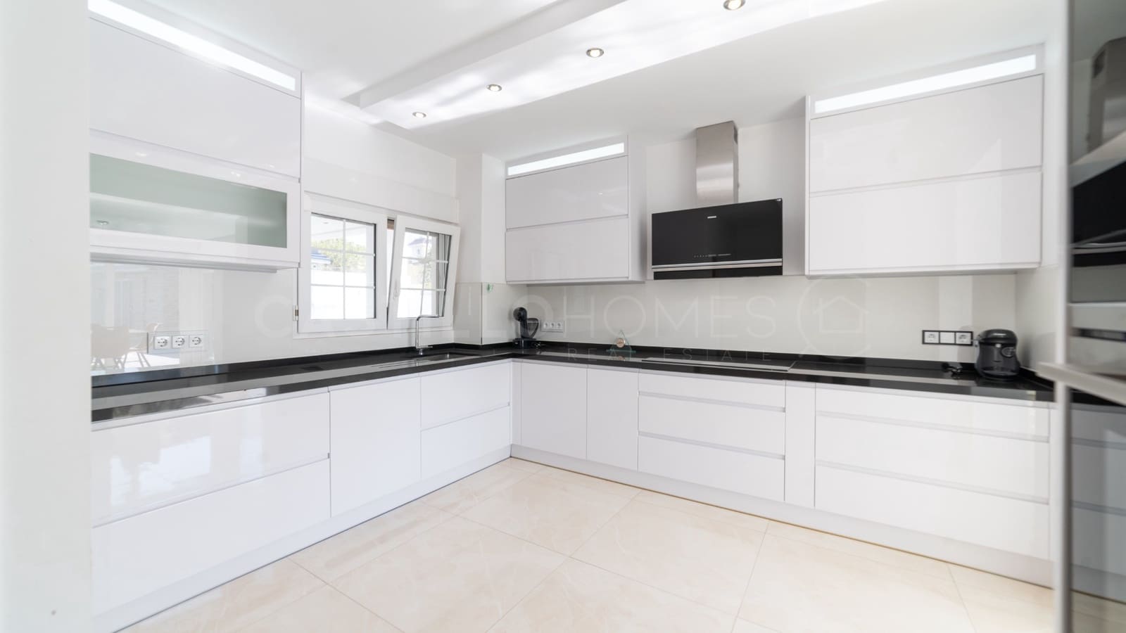 3 chambre Villa/Maison à vendre à La Zenia avec piscine - 1 300 000 € (Ref: 8970767)