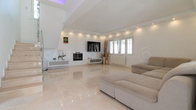 3 bedroom Villa for sale in La Zenia, Orihuela with pool - € 1,300,000 (Ref: 8970767)
