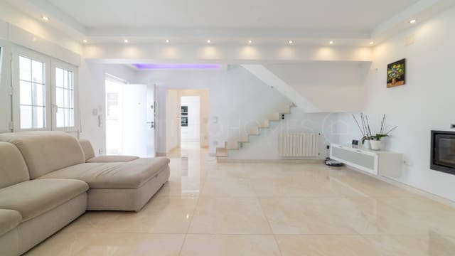 3 bedroom Villa for sale in La Zenia, Orihuela with pool - € 1,300,000 (Ref: 8970767)