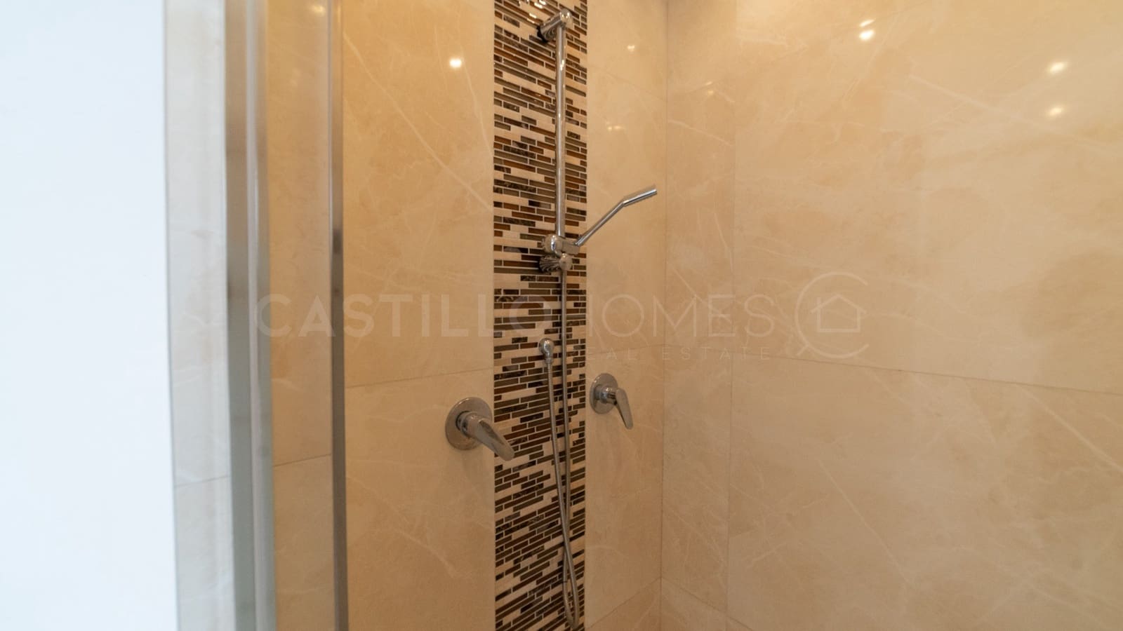 3 chambre Villa/Maison à vendre à La Zenia avec piscine - 1 300 000 € (Ref: 8970767)