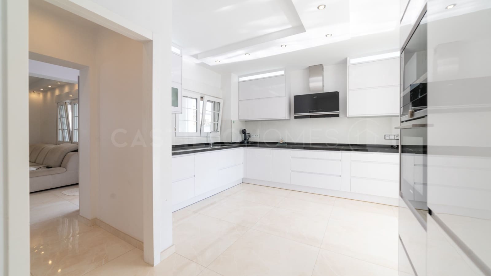 3 chambre Villa/Maison à vendre à La Zenia avec piscine - 1 300 000 € (Ref: 8970767)