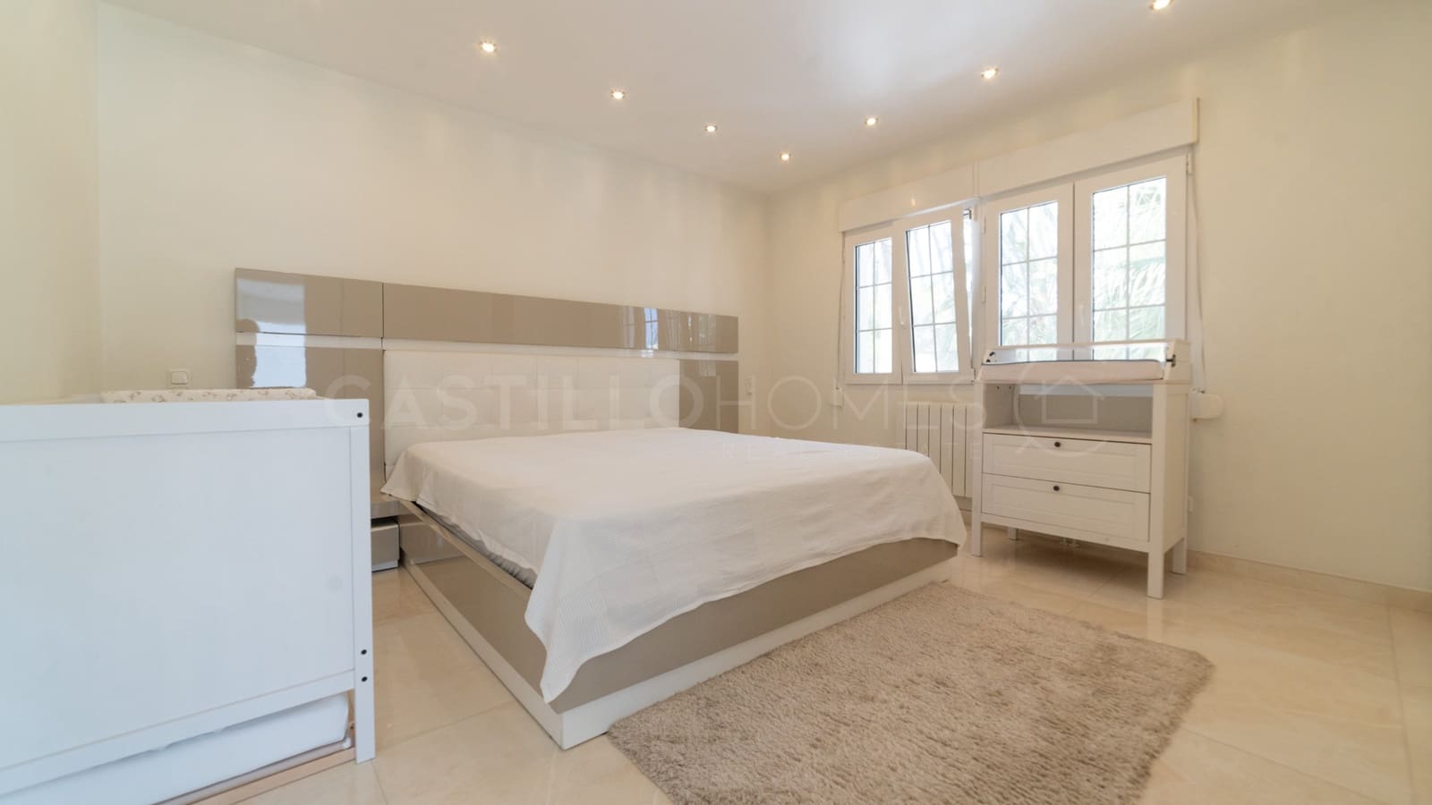 3 chambre Villa/Maison à vendre à La Zenia avec piscine - 1 300 000 € (Ref: 8970767)