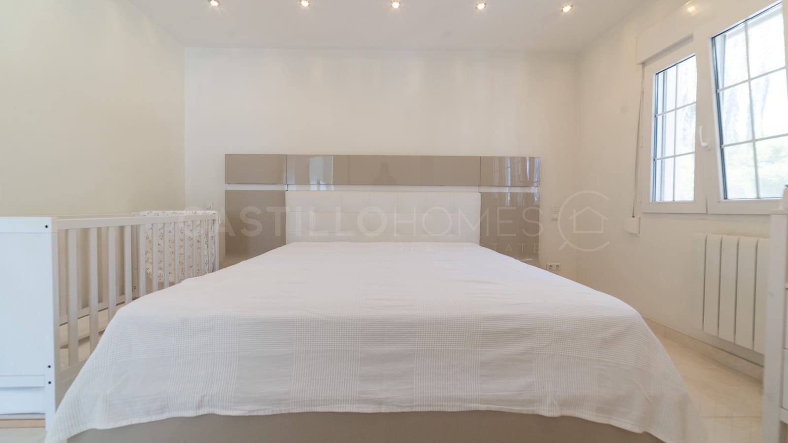 3 chambre Villa/Maison à vendre à La Zenia avec piscine - 1 300 000 € (Ref: 8970767)