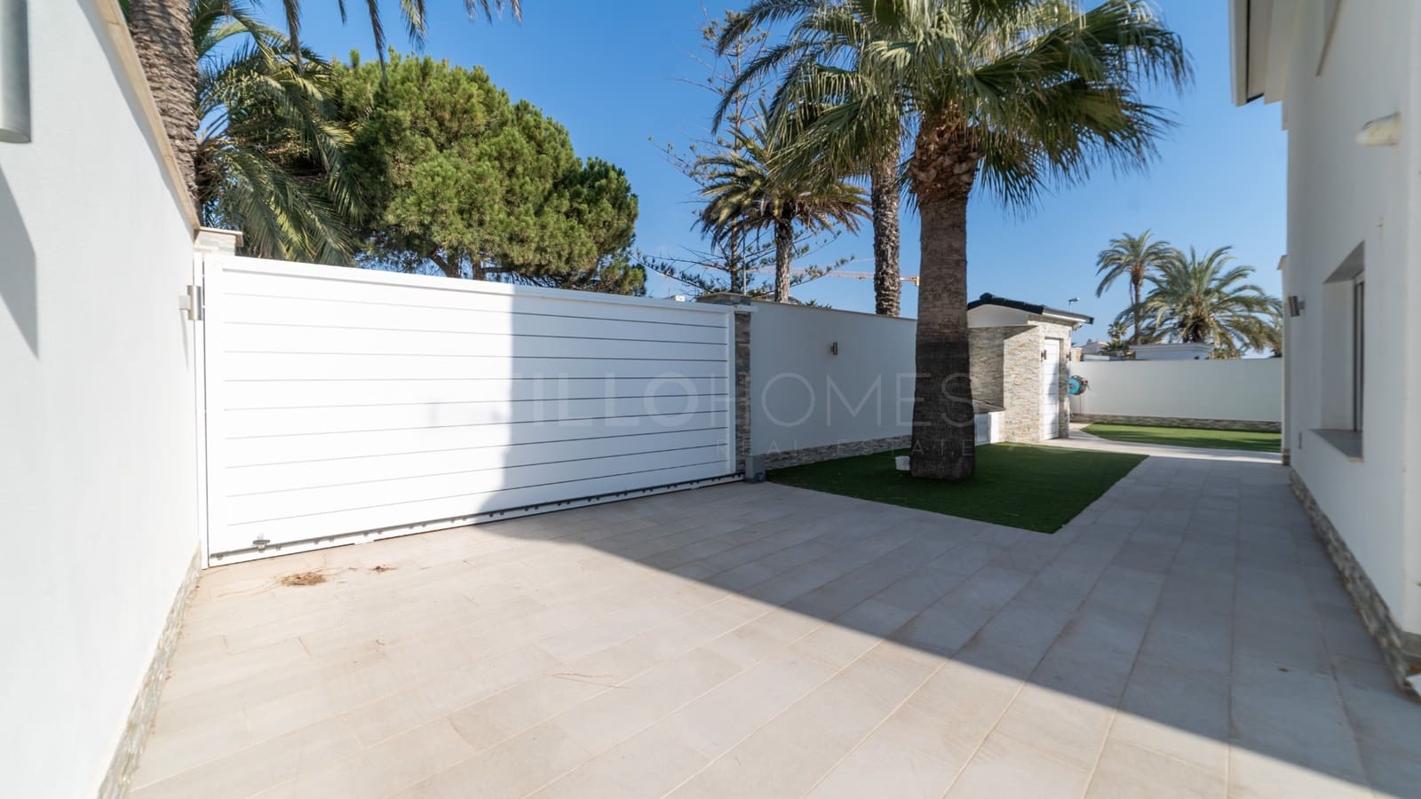 3 chambre Villa/Maison à vendre à La Zenia avec piscine - 1 300 000 € (Ref: 8970767)