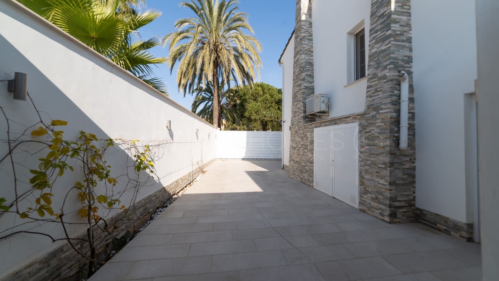 3 chambre Villa/Maison à vendre à La Zenia avec piscine - 1 300 000 € (Ref: 8970767)