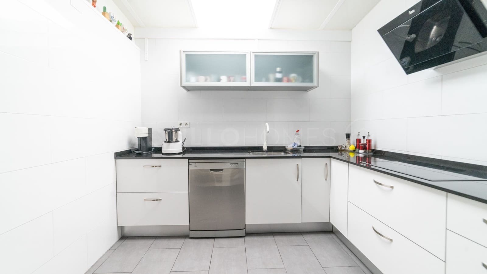 3 bedroom Apartment for sale in Torrevieja with garage - € 165,000 (Ref: 8970772)