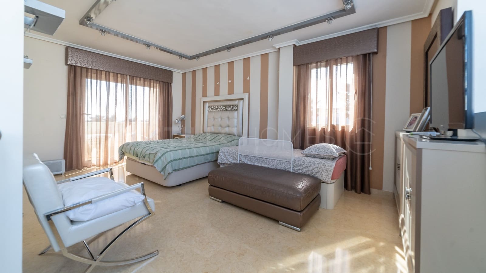 5 Zimmer Villa zu verkaufen in La Mata mit Pool - 1.170.000 € (Ref: 8970778)