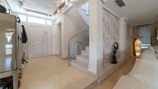 5 bedroom Villa for sale in Cañada del Molino, Torrevieja with pool - € 1,170,000 (Ref: 8970778)