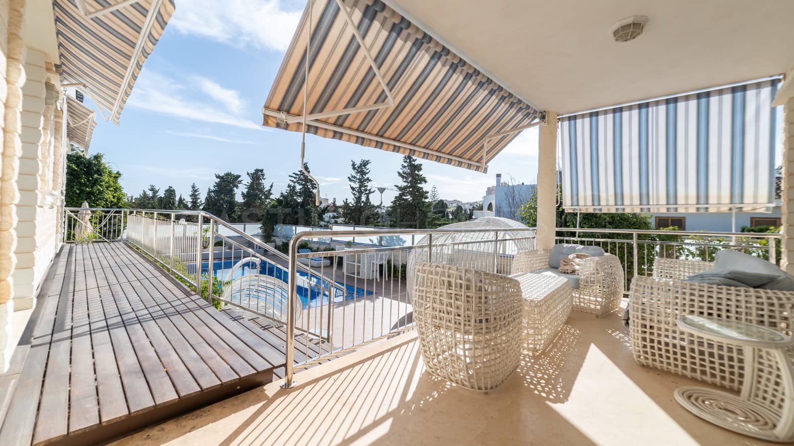 5 Zimmer Villa zu verkaufen in La Mata mit Pool - 1.170.000 € (Ref: 8970778)