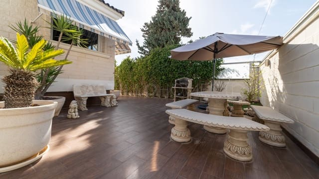 5 bedroom Villa for sale in Cañada del Molino, Torrevieja with pool - € 1,170,000 (Ref: 8970778)