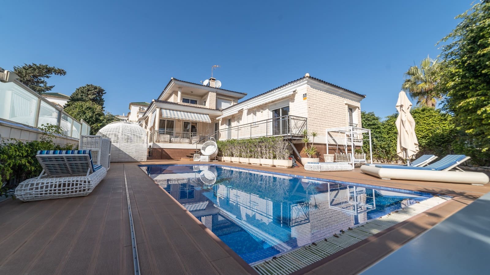 5 Zimmer Villa zu verkaufen in La Mata mit Pool - 1.170.000 € (Ref: 8970778)