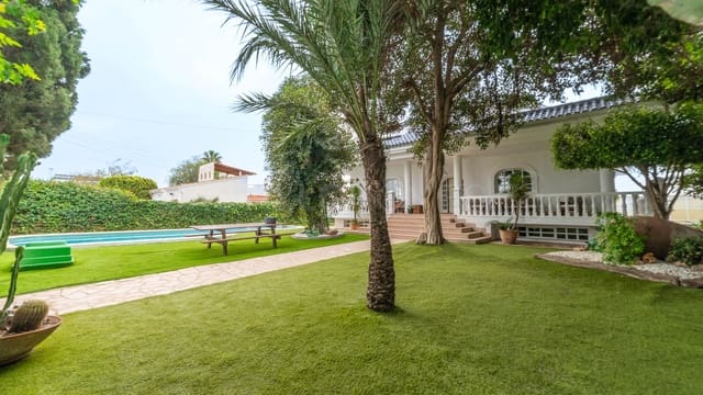 4 chambre Villa/Maison à vendre à El Chaparral - La Siesta - La Torreta, Torrevieja avec piscine garage - 890 000 € (Ref: 8970787)