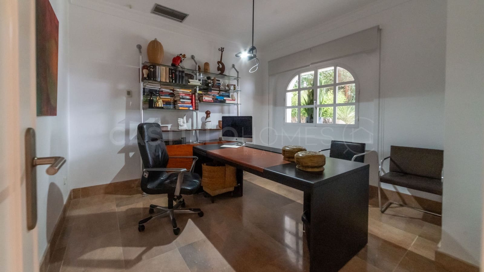 4 soverom Villa til salgs i Torrevieja med svømmebasseng garasje - € 890 000 (Ref: 8970787)