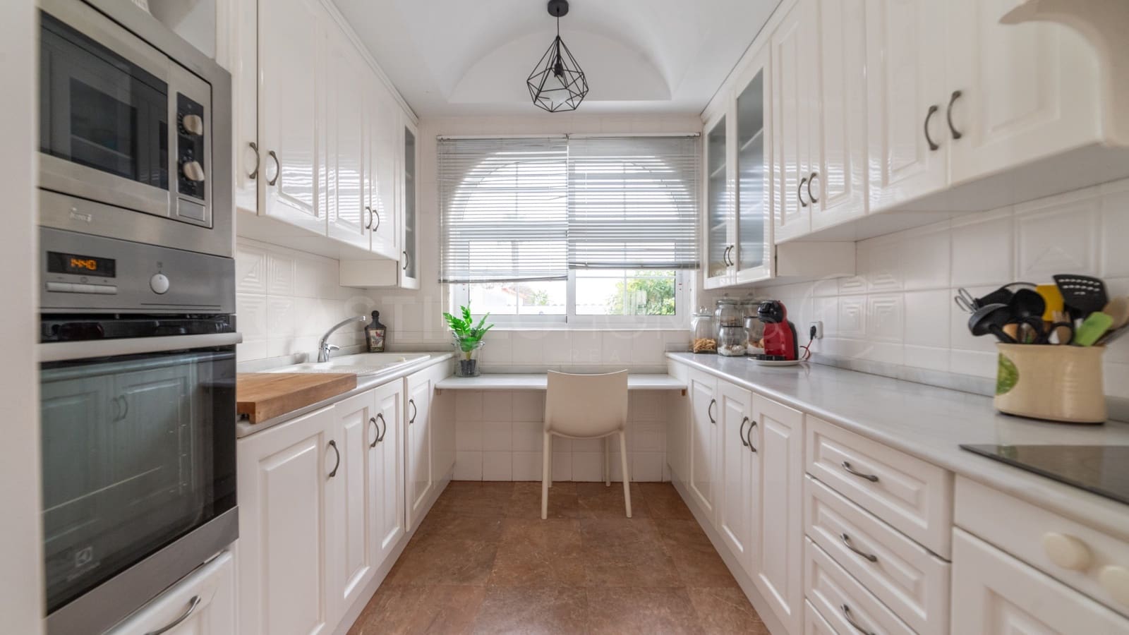 4 soverom Villa til salgs i Torrevieja med svømmebasseng garasje - € 890 000 (Ref: 8970787)