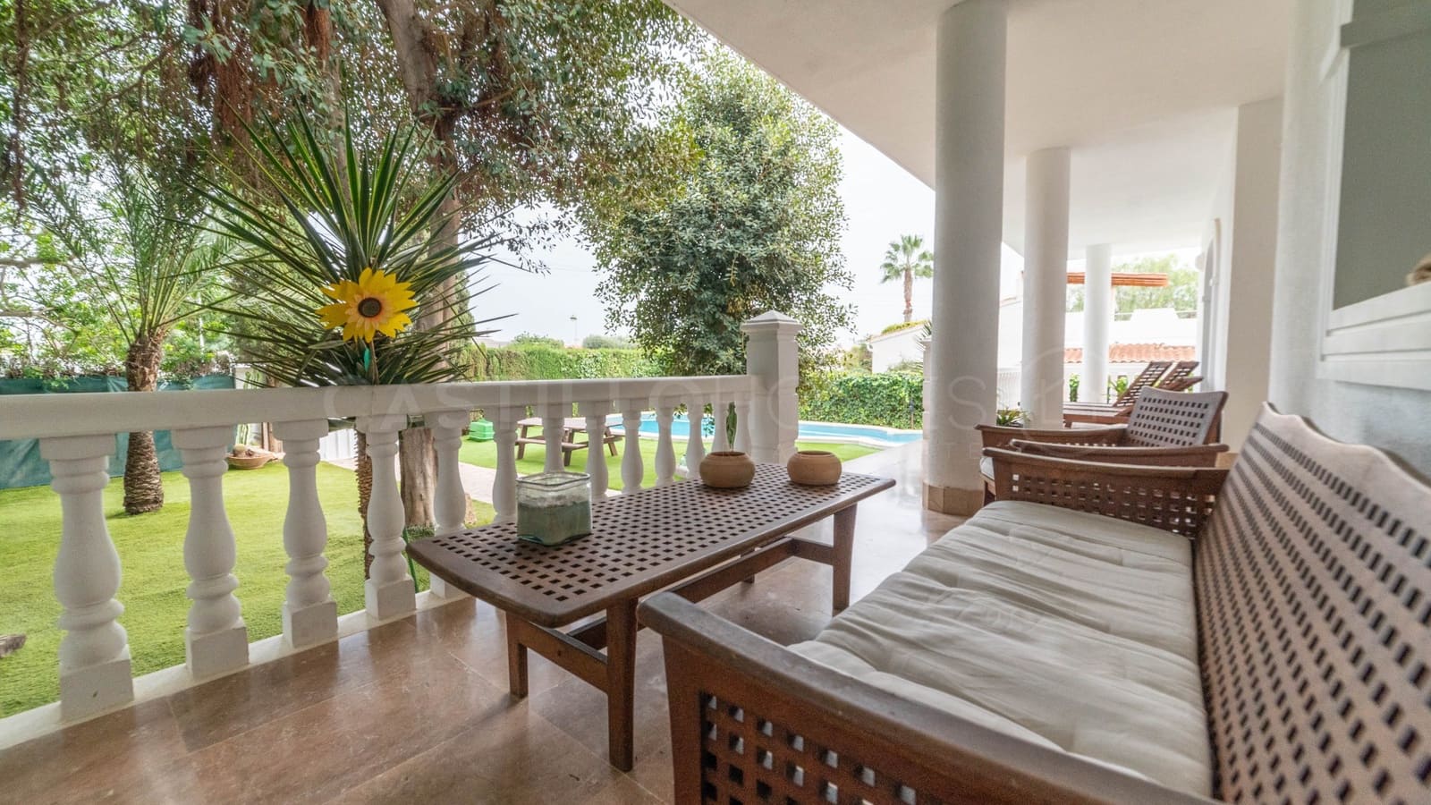 4 soverom Villa til salgs i Torrevieja med svømmebasseng garasje - € 890 000 (Ref: 8970787)