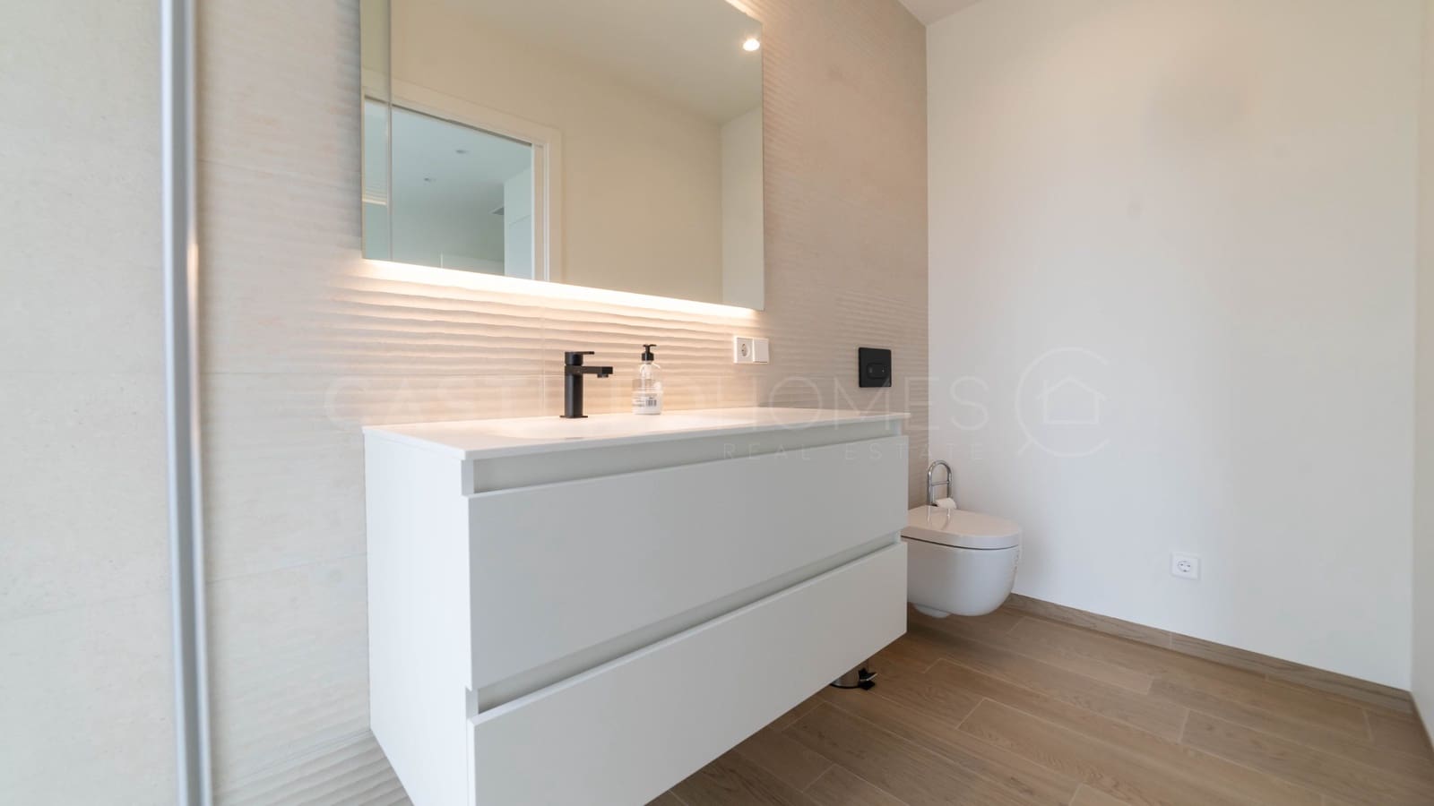 Apartamento de 2 habitaciones en Las Colinas Golf en venta con piscina - 475.000 € (Ref: 8970794)