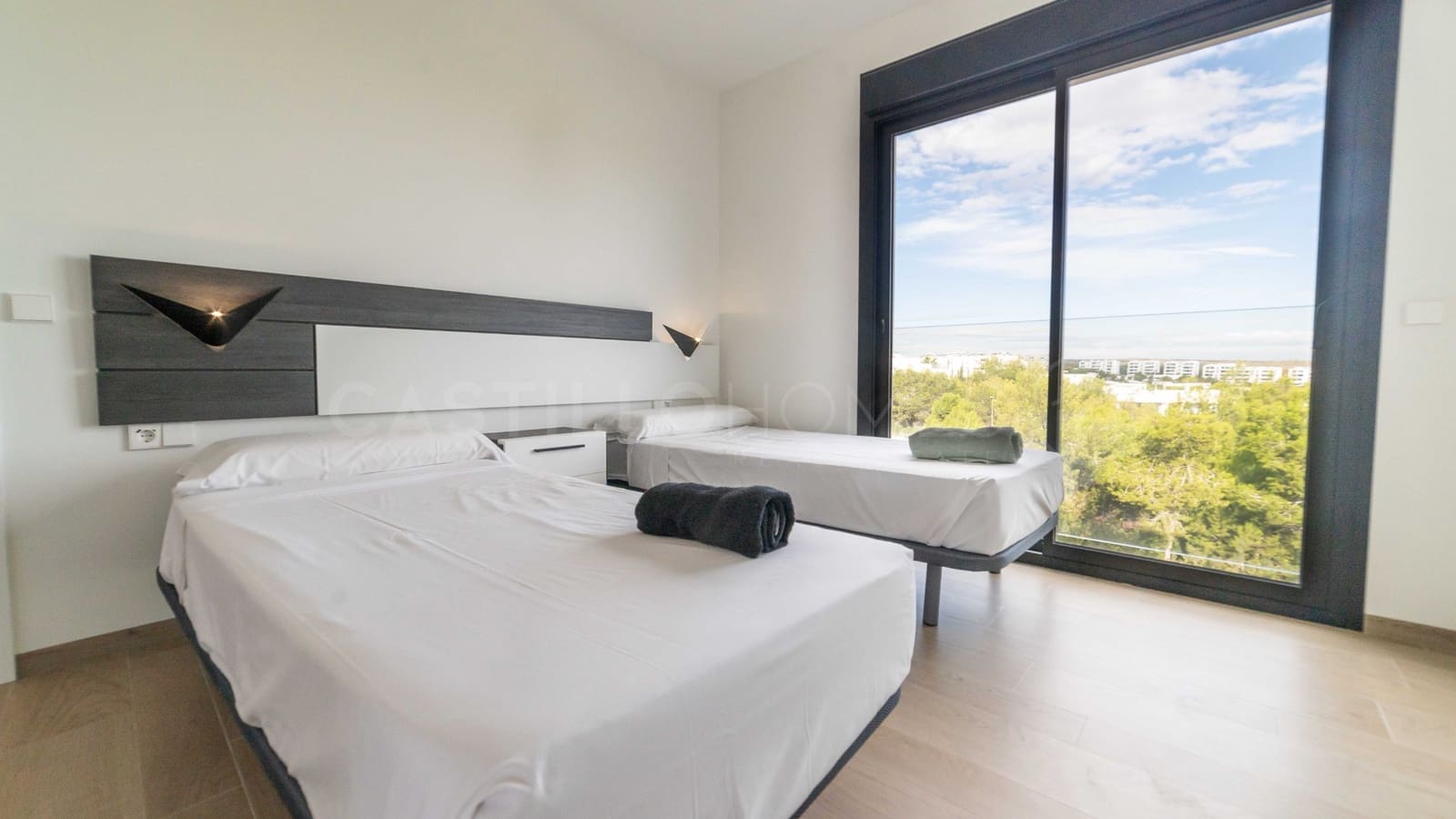 Apartamento de 2 habitaciones en Las Colinas Golf en venta con piscina - 475.000 € (Ref: 8970794)