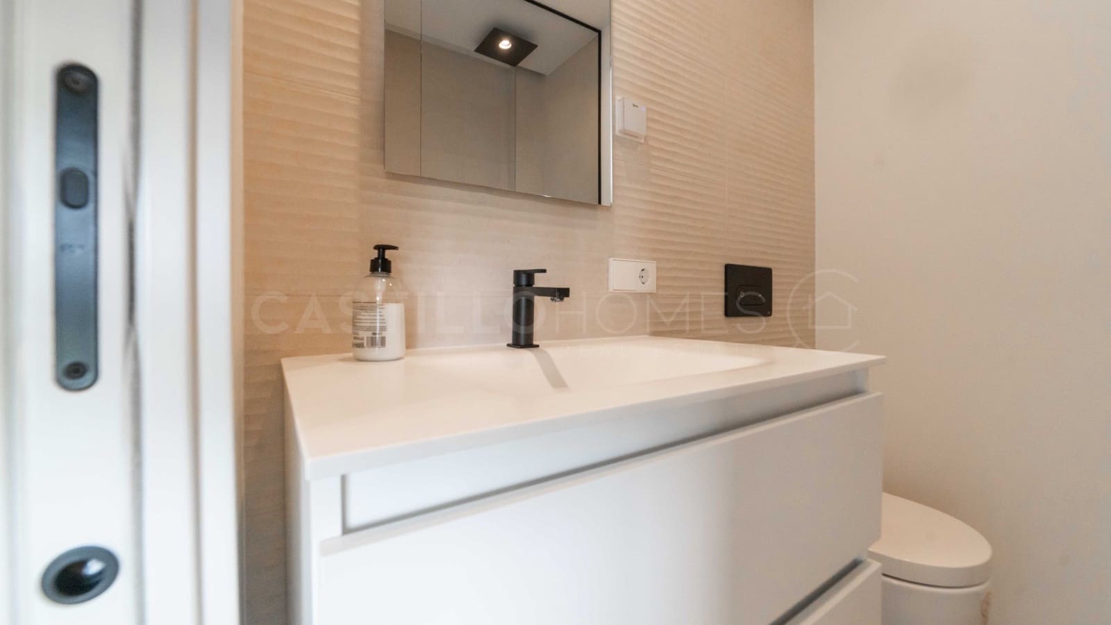 Apartamento de 2 habitaciones en Las Colinas Golf en venta con piscina - 475.000 € (Ref: 8970794)