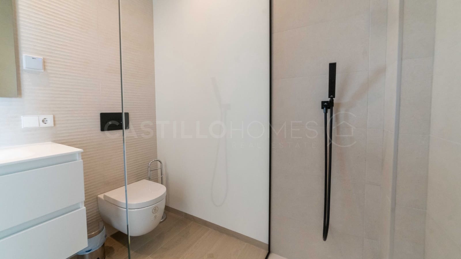 Apartamento de 2 habitaciones en Las Colinas Golf en venta con piscina - 475.000 € (Ref: 8970794)