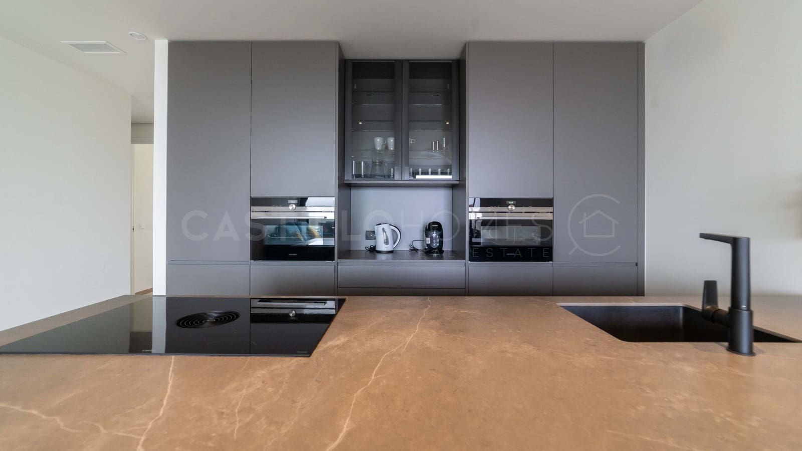 Apartamento de 2 habitaciones en Las Colinas Golf en venta con piscina - 475.000 € (Ref: 8970794)