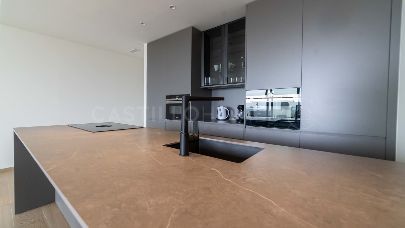 Apartamento de 2 habitaciones en Las Colinas Golf en venta con piscina - 475.000 € (Ref: 8970794)