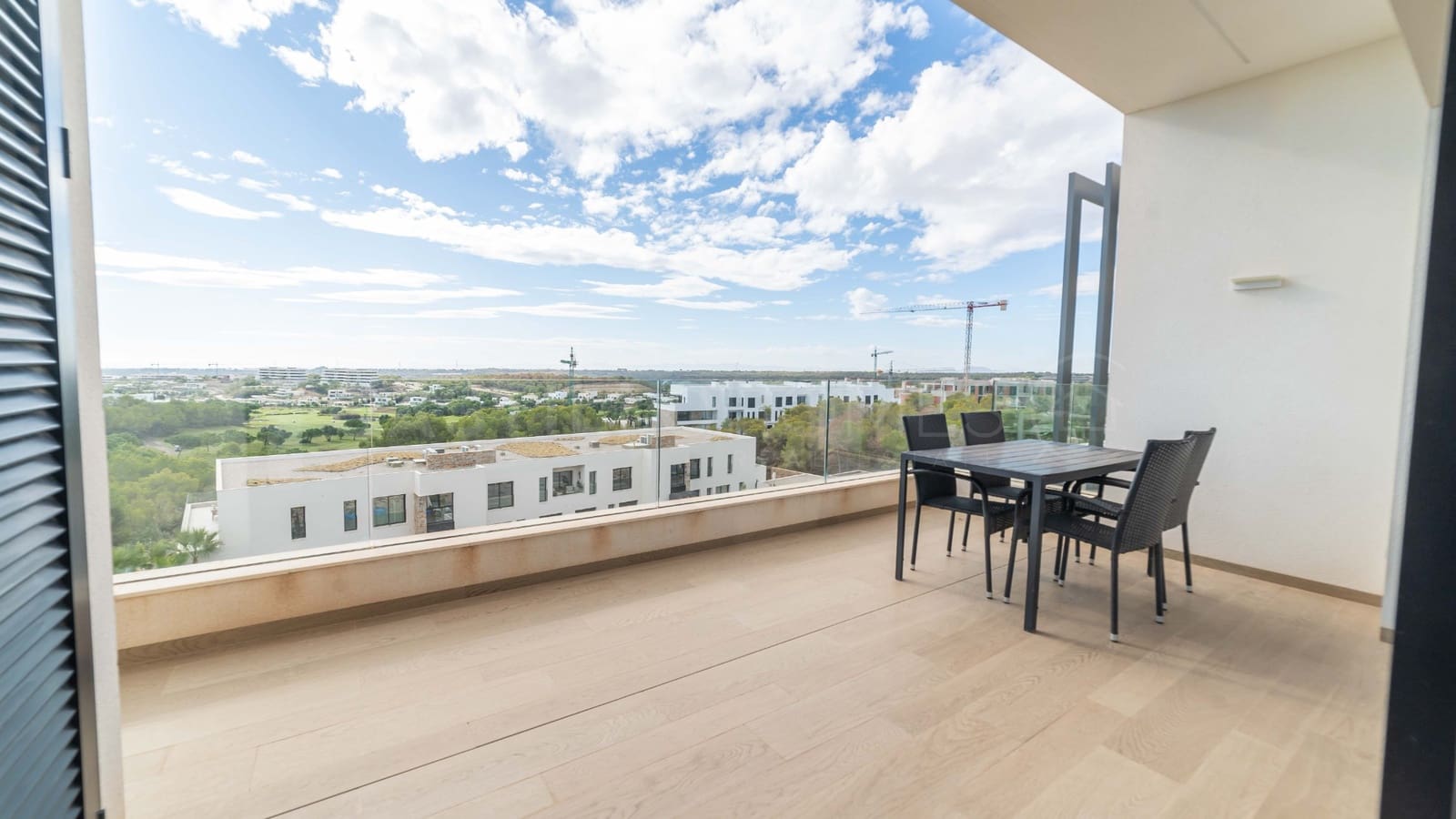 Apartamento de 2 habitaciones en Las Colinas Golf en venta con piscina - 475.000 € (Ref: 8970794)