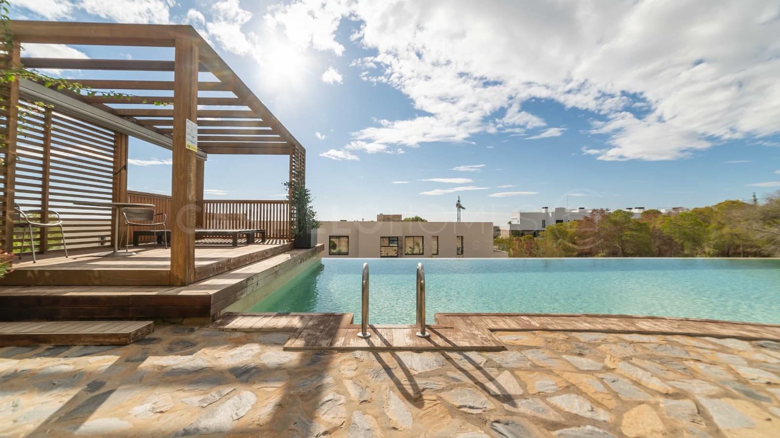 Apartamento de 2 habitaciones en Las Colinas Golf en venta con piscina - 475.000 € (Ref: 8970794)