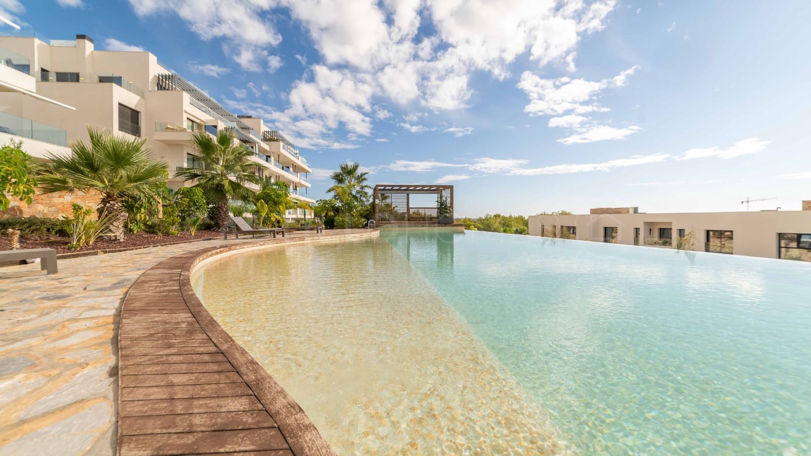 Apartamento de 2 habitaciones en Las Colinas Golf en venta con piscina - 475.000 € (Ref: 8970794)