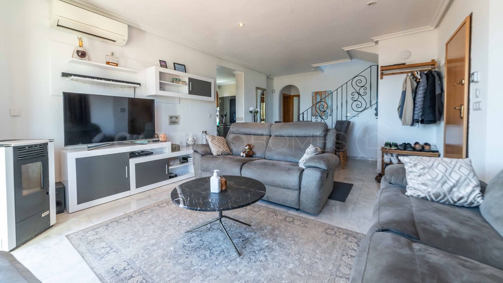 Chalet de 4 habitaciones en San Miguel de Salinas en venta con piscina - 450.000 € (Ref: 8970795)