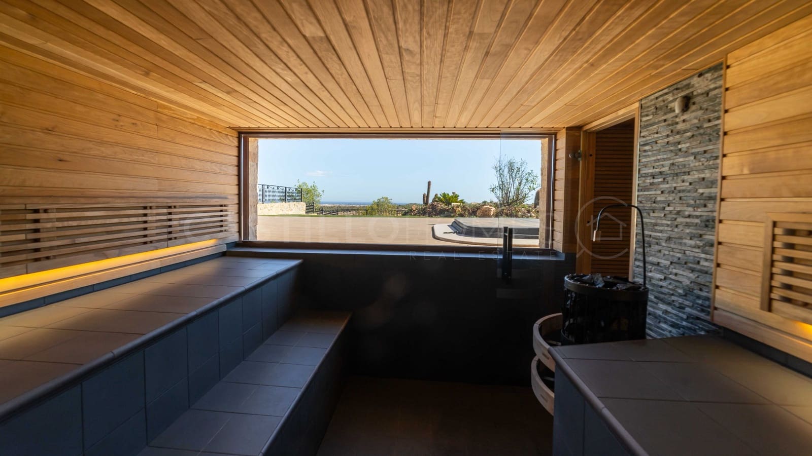 Chalet de 4 habitaciones en San Miguel de Salinas en venta con piscina - 450.000 € (Ref: 8970795)