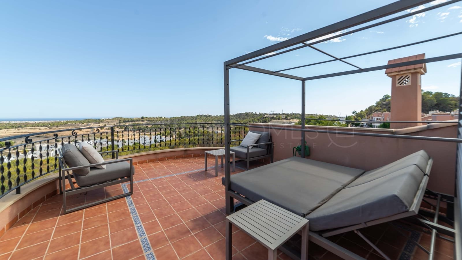 Chalet de 4 habitaciones en San Miguel de Salinas en venta con piscina - 450.000 € (Ref: 8970795)