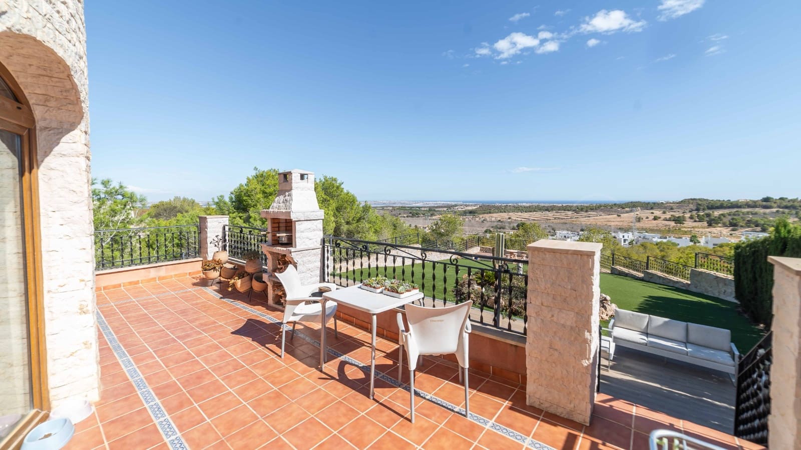 Chalet de 4 habitaciones en San Miguel de Salinas en venta con piscina - 450.000 € (Ref: 8970795)