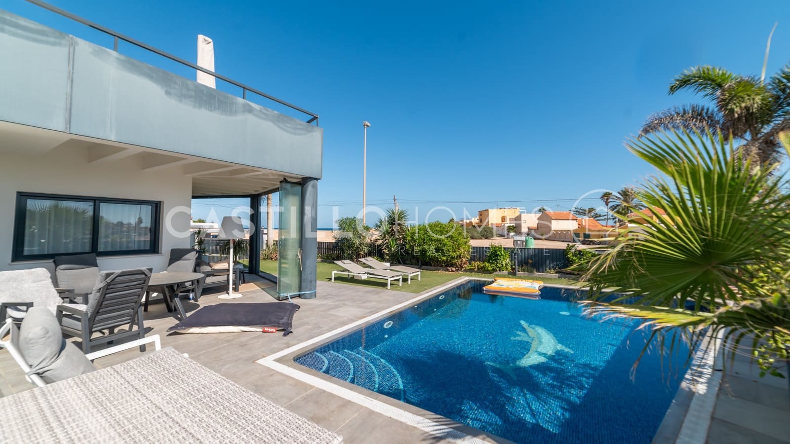 5 sypialnia Willa na sprzedaż w Torrevieja z basenem garażem - 870 000 € (Ref: 8970798)