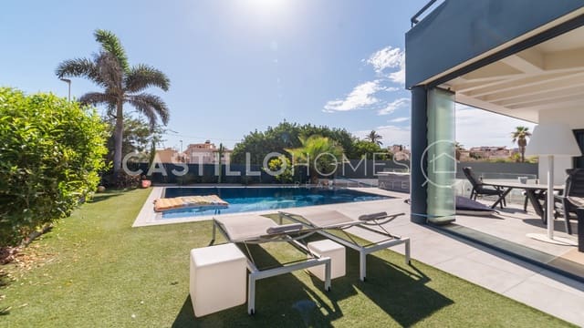 5 bedroom Villa for sale in Los Frutales, Torrevieja with pool garage - € 870,000 (Ref: 8970798)