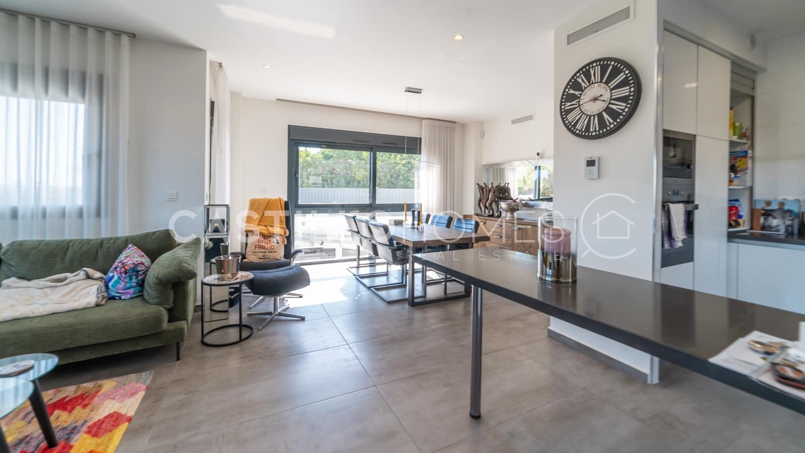 5 sypialnia Willa na sprzedaż w Torrevieja z basenem garażem - 870 000 € (Ref: 8970798)