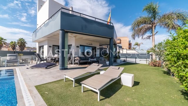 5 bedroom Villa for sale in Los Frutales, Torrevieja with pool garage - € 870,000 (Ref: 8970798)