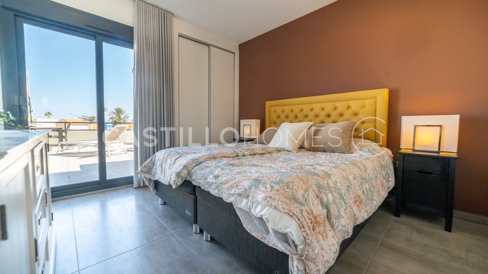 5 sypialnia Willa na sprzedaż w Torrevieja z basenem garażem - 870 000 € (Ref: 8970798)