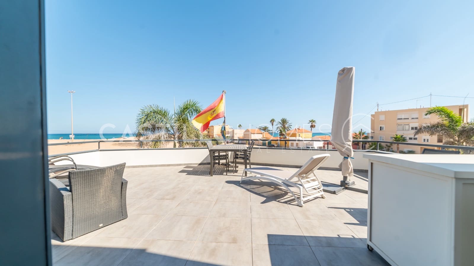 5 sypialnia Willa na sprzedaż w Torrevieja z basenem garażem - 870 000 € (Ref: 8970798)