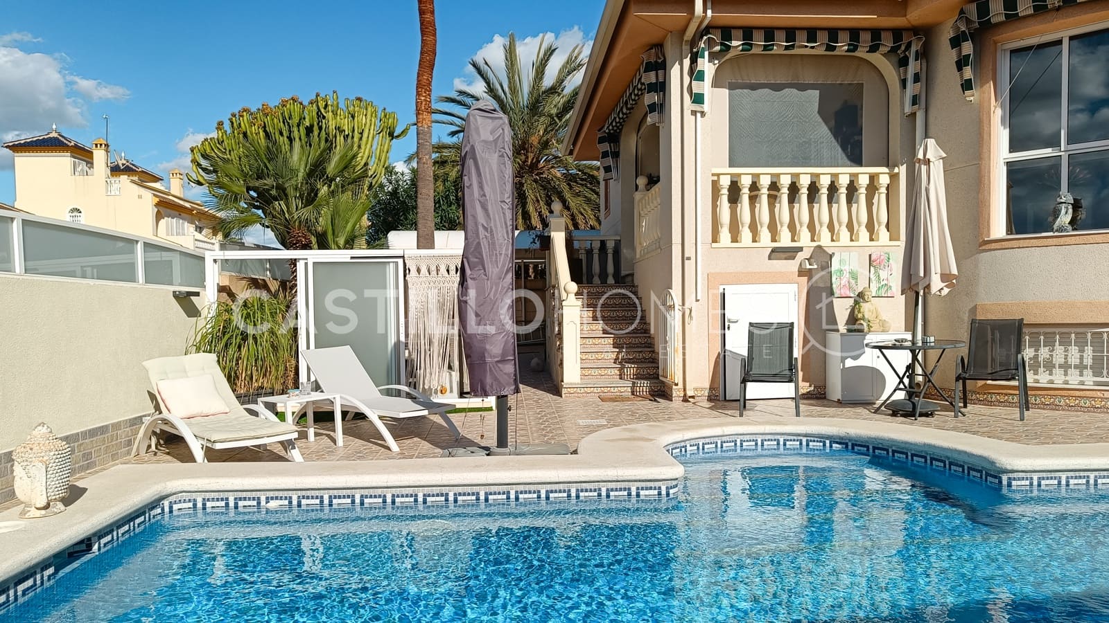 5 soveværelse Villa til salg i Benijofar med swimmingpool - € 498.000 (Ref: 8970801)