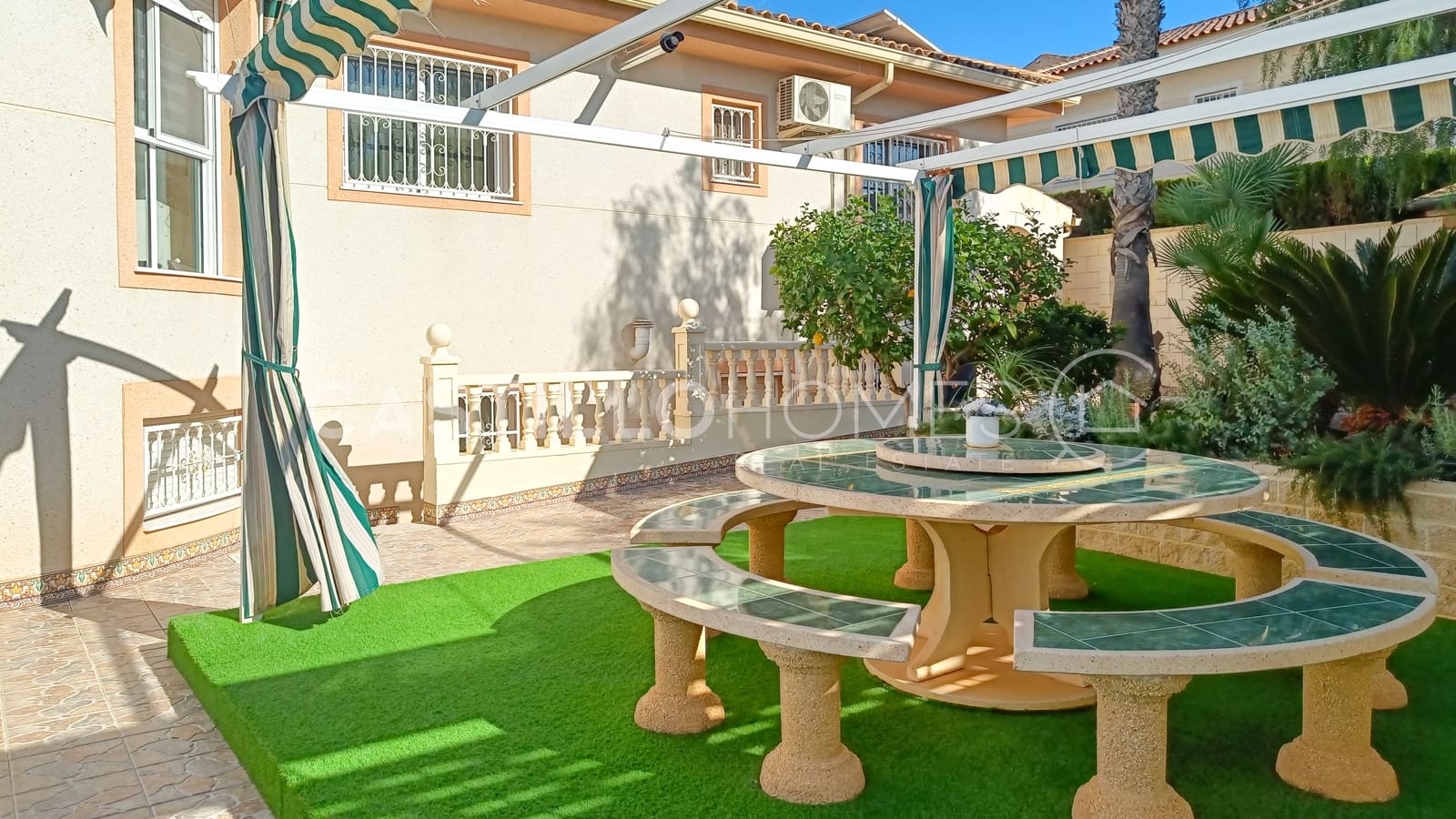 5 soveværelse Villa til salg i Benijofar med swimmingpool - € 498.000 (Ref: 8970801)