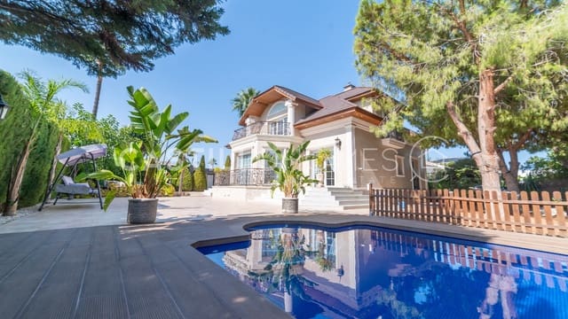 5 makuuhuone Huvila myytävänä paikassa Ciudad Quesada, Rojales mukana uima-altaan 
autotalli - 1 100 000 € (Ref: 8970806)