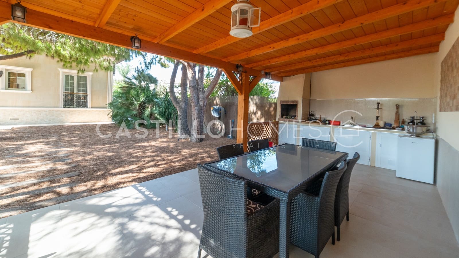 5 makuuhuone Huvila myytävänä paikassa Ciudad Quesada mukana uima-altaan 
autotalli - 1 100 000 € (Ref: 8970806)